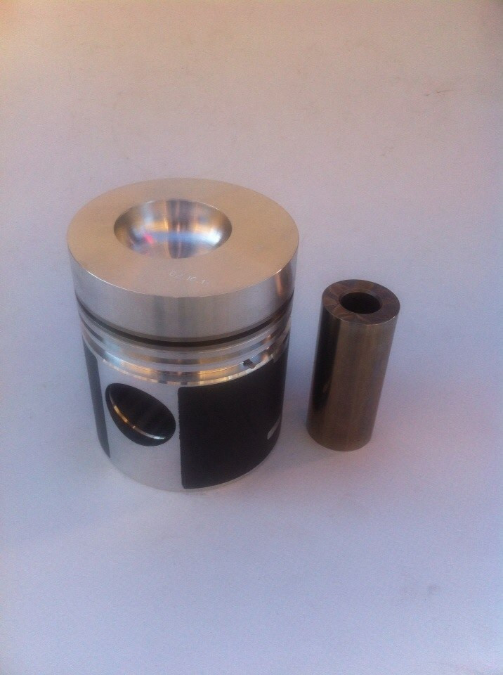 Поршень в зборі з кільцями і пальцем на трактори Zetor 8002, фото 1