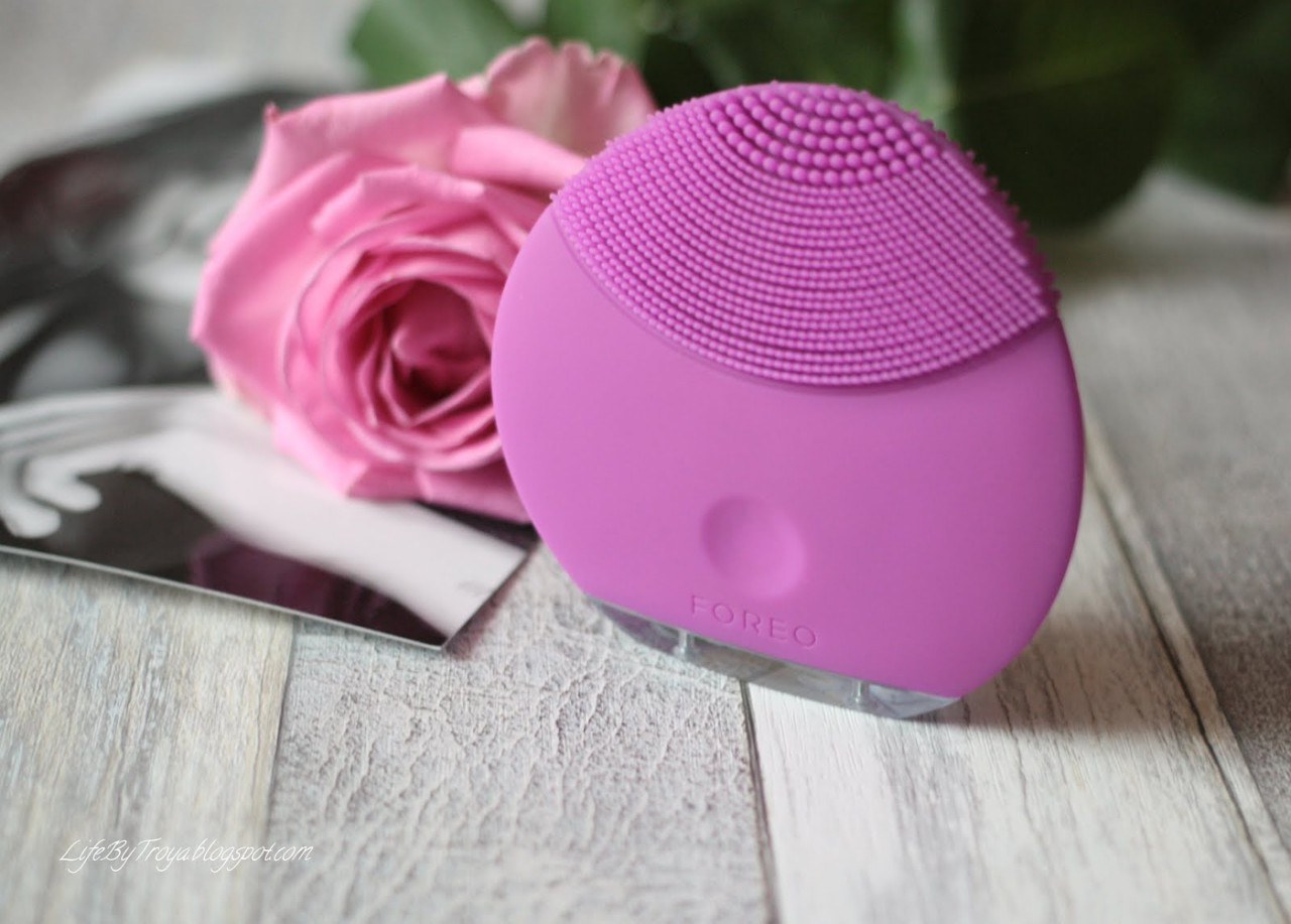 СИЛІКОВИЙ МАСАЖЕР ДЛЯ ОЧИЩЕННЯ ЛІЦА З ВІБРАЦІЙ FOREO LUNA MINI 2