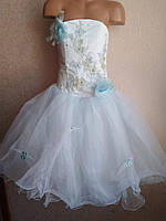 Нарядное пышное корсетнное платье бело-голубое девочке 4-6 лет