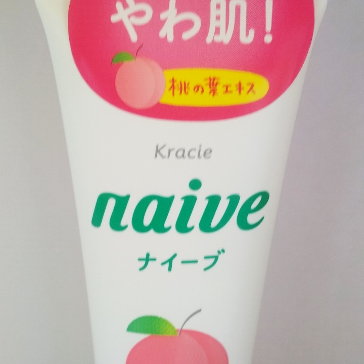 Пінка для вмивання з екстрактом персика Kracie Naive Peach leaf cleansing foam, 130 г