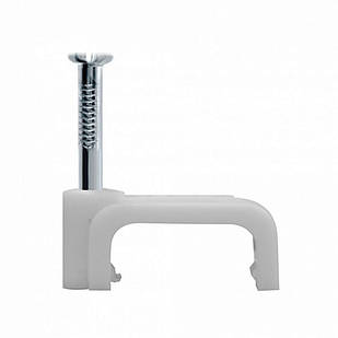 Скоба 14 мм плоска пластикова (100 шт.) IEK