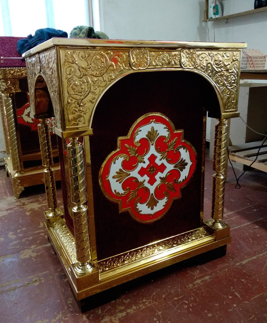 Підставка з карбуванням і оксамитом 60х75