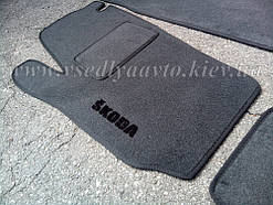 Водійський ворсовий килимок SKODA Roomster