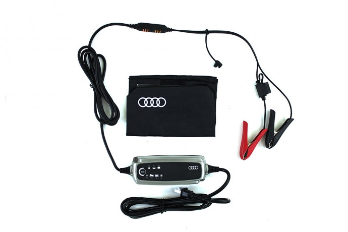 Оригінальний зарядний пристрій для акумуляторів Audi Charger артикул 420093050C