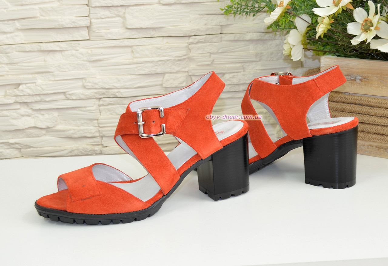 Женские замшевые босоножки на устойчивом каблуке, цвет оранжевый - фото 4 - id-p900322732