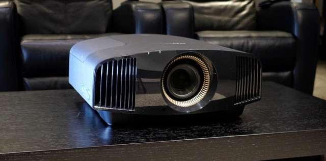 Sony VPL-VW290ES 4K проектор для домашнього кінотеатру