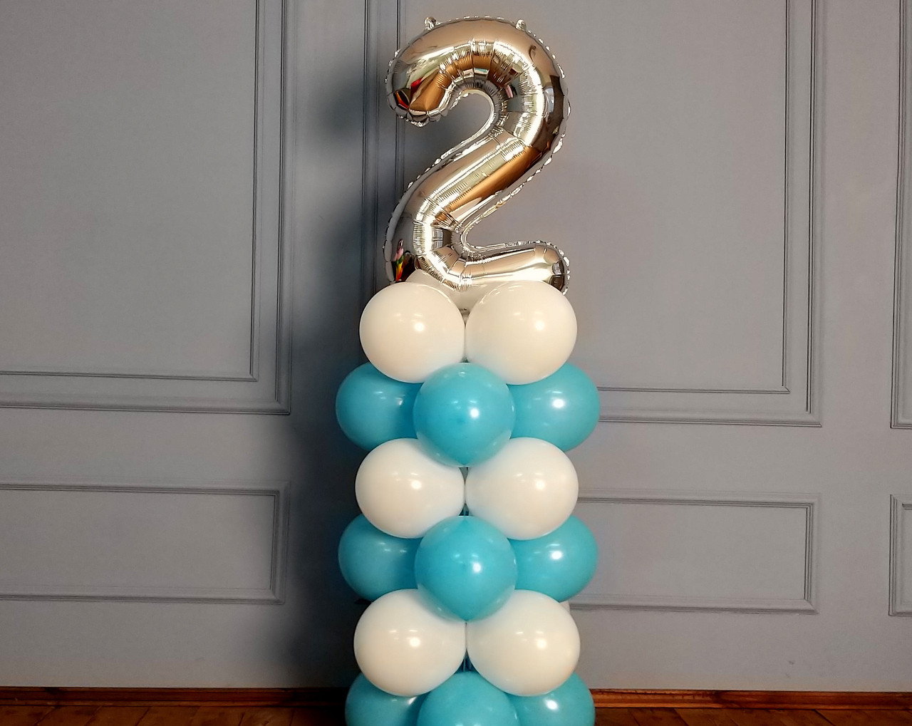 Композиція з повітряних кульок "Стійка з цифрою "1" Насос у комплекті
