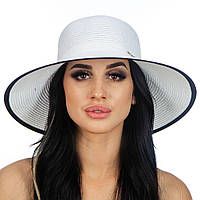 Белая женская шляпа средние поля с черной окантовкой