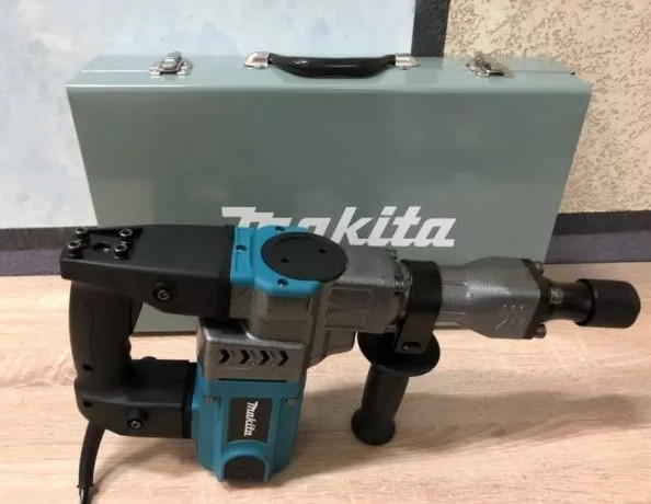 ✔️ Відбійний молоток Makita HM1111C / 13Дж / Румунія