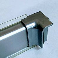 Кут внутрішній вертикальний на плінтус Різнобічний