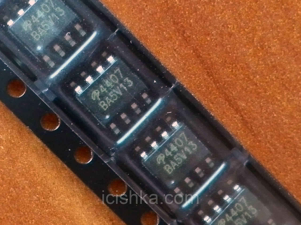 AO4407A / 4407A SOIC8 - 30V 12A P-Channel MOSFET