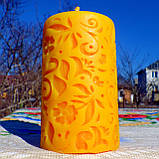 Воскова свічка "Середня з волошками коралова" з бджолиного воску, фото 3