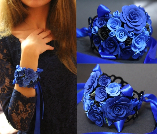 Широкий синий браслет ручной работы из полимерной глины "Синие розы". Подарок девушке, подруге - фото 1 - id-p83330753