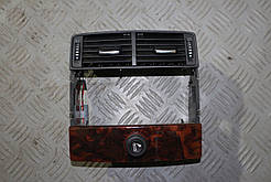 Дефлектор задній під клімат контроль A8 D3