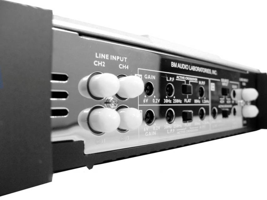 Звуковой профессиональный усилитель звука в машину BM Boschmann