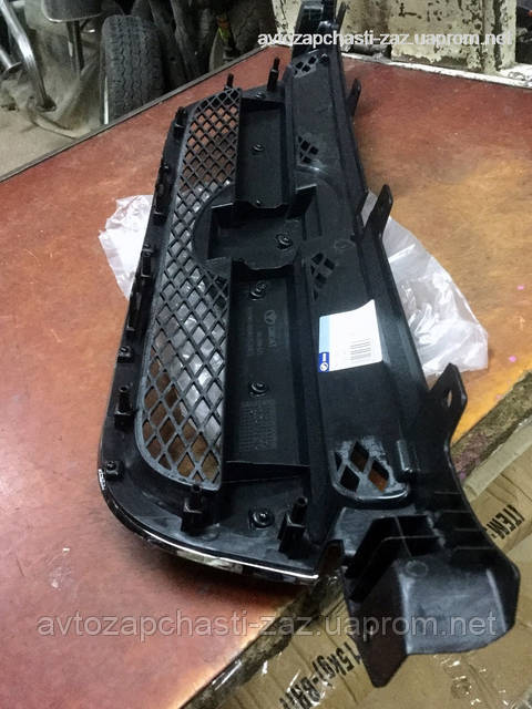 SF69Y0-8401010: продажа, цена в Одессе. Декоративная решетка