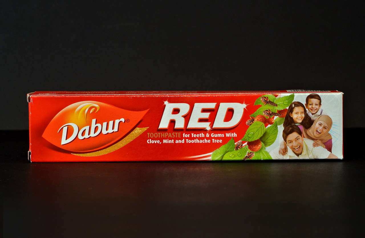 Велика зубна паста з перцем Дабур Ред Dabur RED 200 г