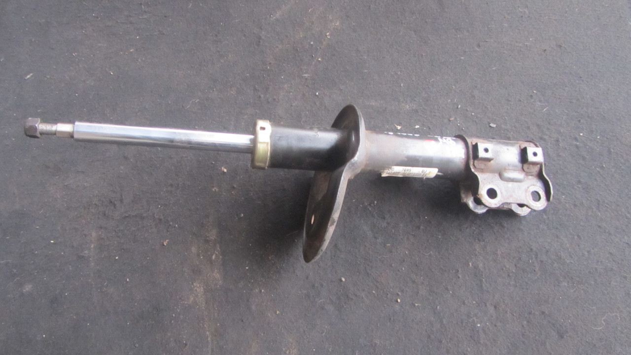 Амортизатор передній правий Kia Magentis 546612G200, фото 1