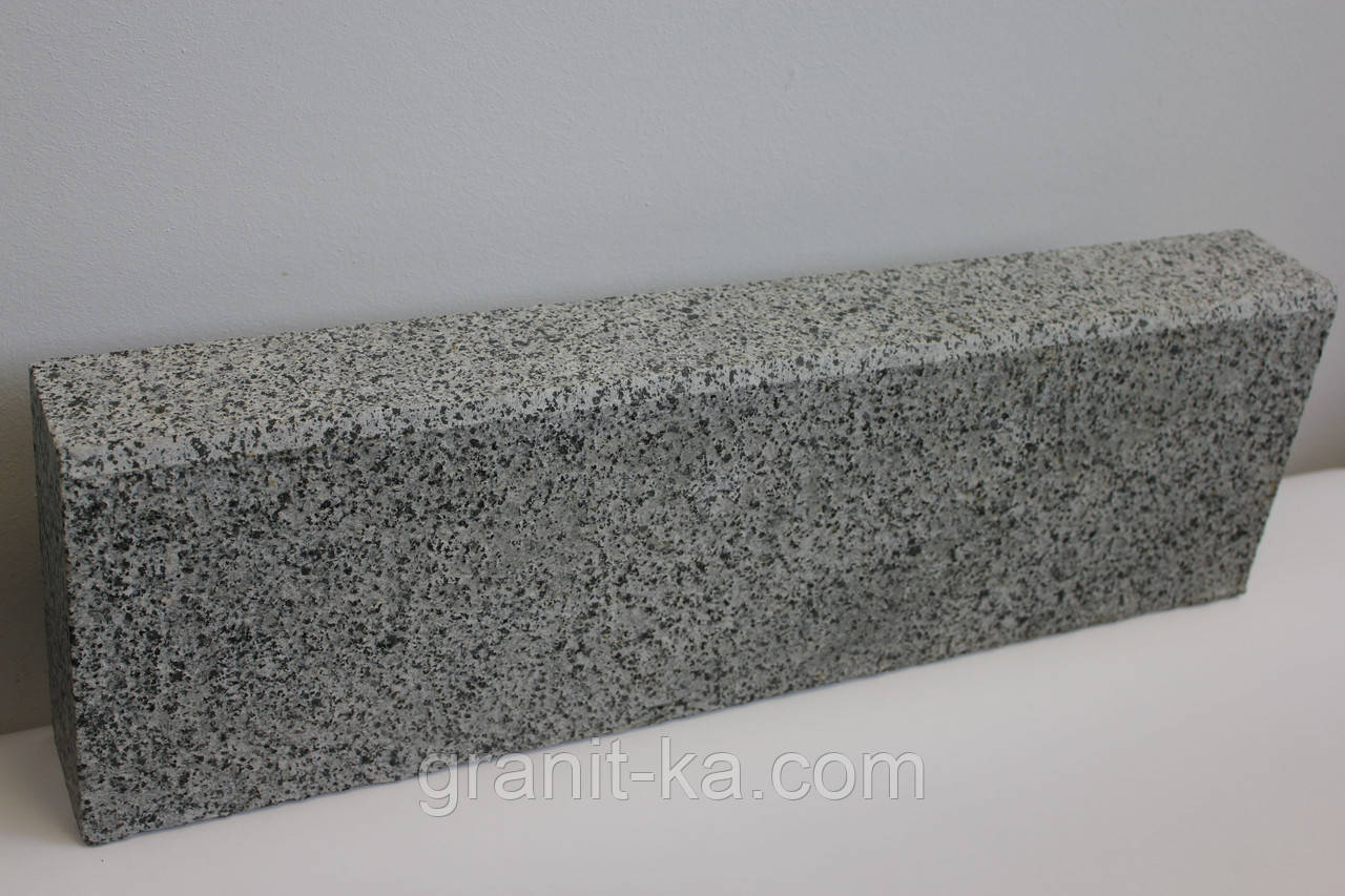 Бордюр тротуарний гранітний ГП5 20х8 см
