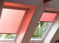 Рулонная штора VELUX RFL на направляющих для мансардных окон шторы Велюкс рулонная штора