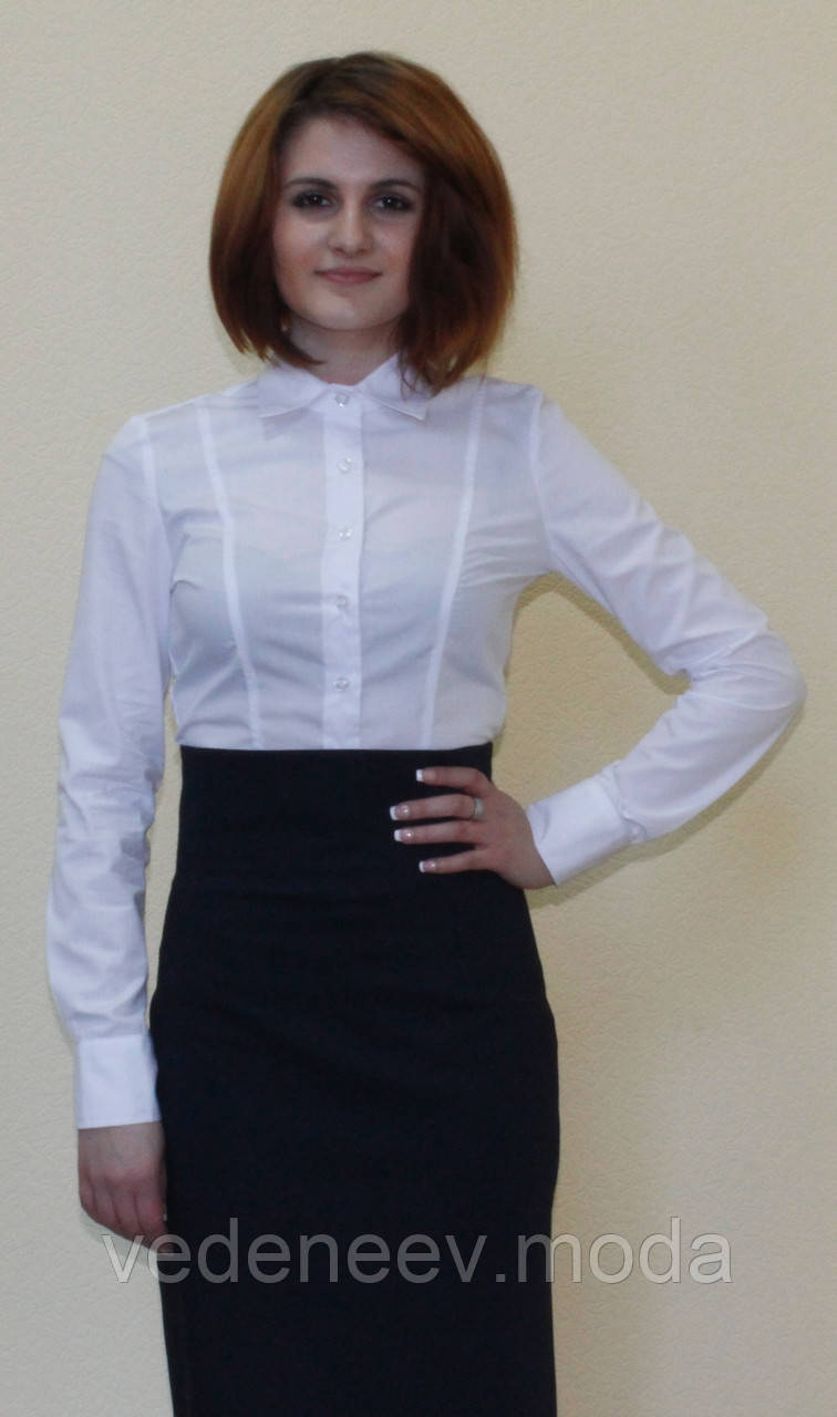 Біла класична жіноча блуза з довгим рукавом