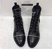 Жіночі чорні шкіряні черевики на шнурівці зі вставками з пітона та блискавками