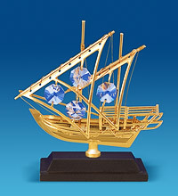 Позолочена фігурка "Яхта на підставці" з кристалами Сваровскі AR-4424