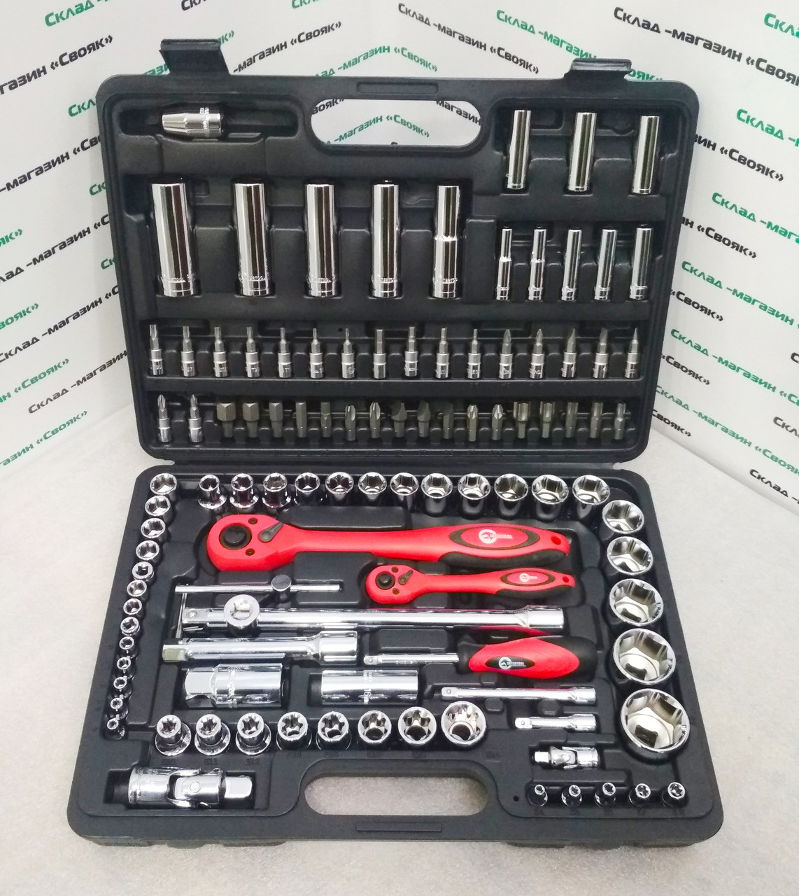 Набір інструментів "Intertool 108 одиниць 1/4",1/2".Чорний чемодан., фото 1