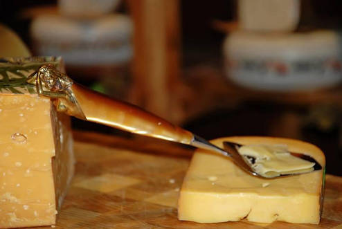 Сирий ніж ручної роботи, слайсер для сиру з ручкою з латуні та перламутрового акрилу, фото 2