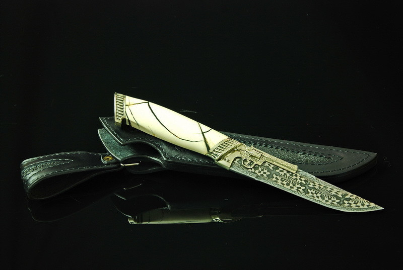 Ексклюзивний колекційний ніж із мозаїчного дамаску з бивнем момонта "Author's", вишуканий подарунок чоловікові