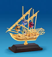 Позолочена фігурка "Яхта на підставці" з кольоровими кристалами Сваровскі AR-4424/GA