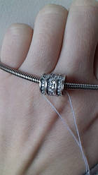 Срібний шарм встиле Пандора з білим камінням