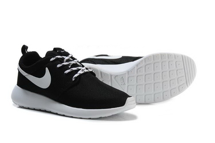 Кросівки Nike Roshe Run чорні з білим