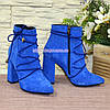 Черевики на високому стійкому каблуці, декоровані гумкою, колір електрик, фото 3