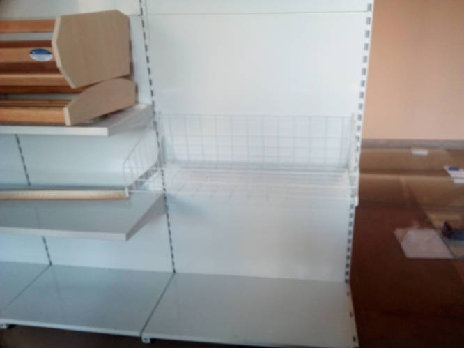 Стеллаж металлический с корзинами - 91 фото