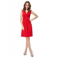 Червоне плаття з V-подібним вирізом