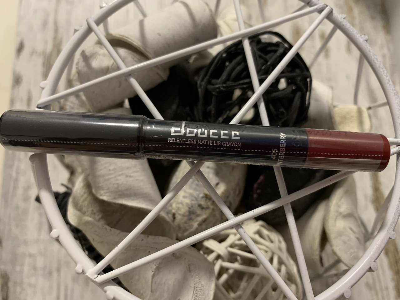 Матова помада-олівець DOUCCE Relentless Matte Lip Crayon