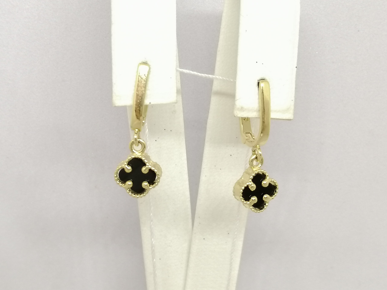 Золоті сережки з оніксом. 104189ЖО