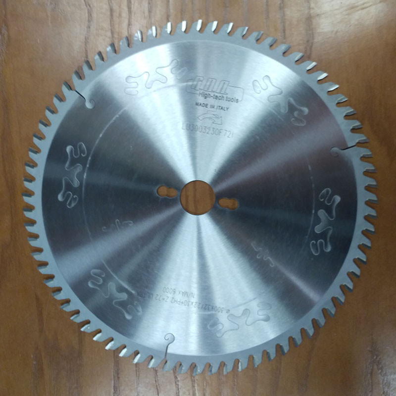 Поперечна пила High Line D350x30x3,5/2,2 Z72 LU3503530F72I