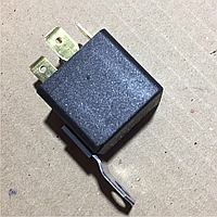 Реле 5-контактне з кронштейном гум. 12В универс. 75.3777