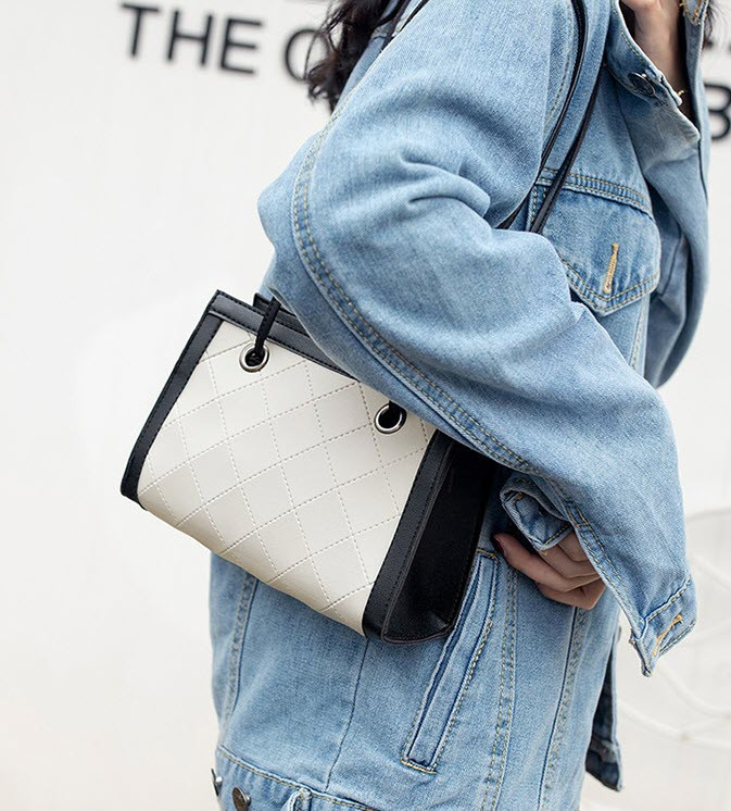 Стильна стьобана сумочка для модних дівчат