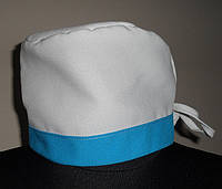 Шапочка Студенческая, белого цвета с голубой вставкой