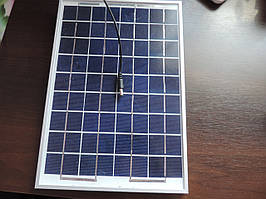 Сонячна батарея — панель 10 W.