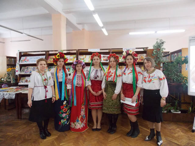"Українські традиції пасхального столу"