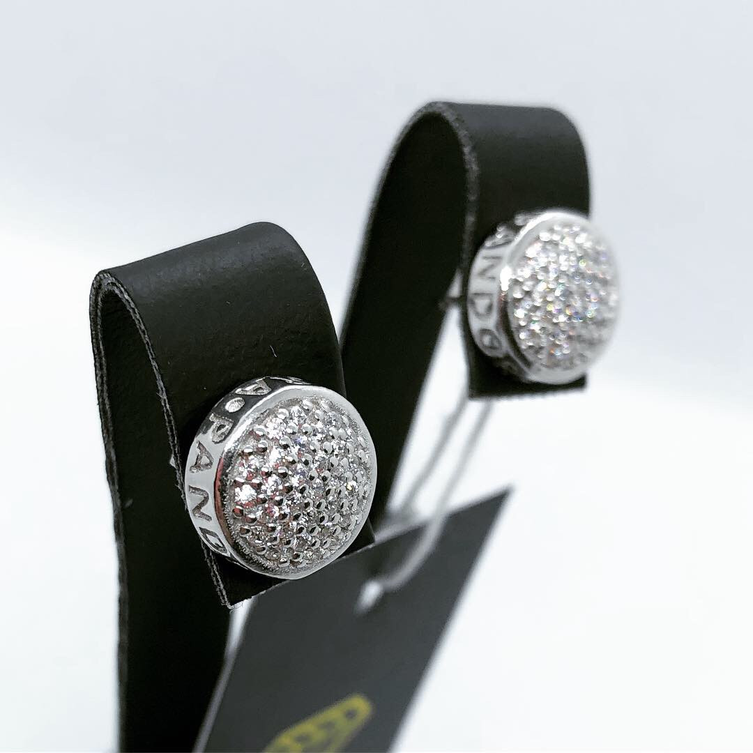 Сережки гвоздики з срібла 925 з цирконами і логотипом Pandora