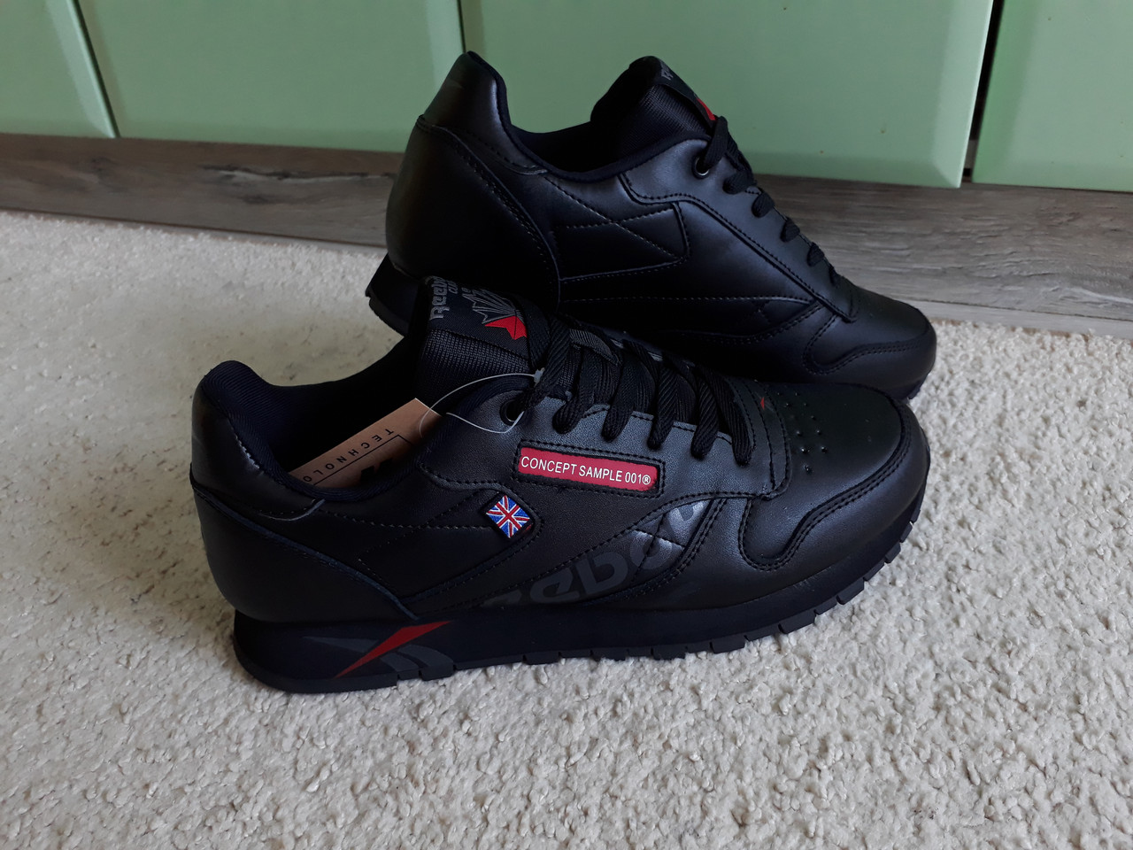 Чоловічі кросівки Reebok Classic Concept Sample 001 Black/Red чорні з червоним, весна