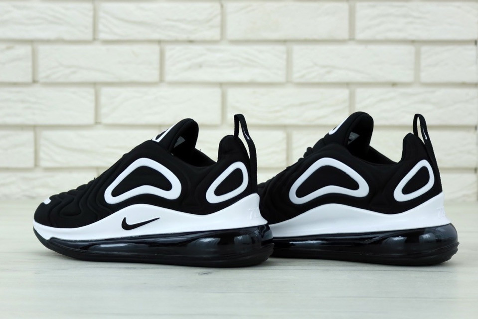 Nike 720 noir blanc sales