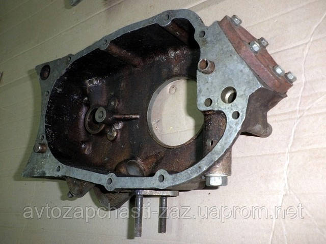 Крышка передняя двигателя МеМЗ-966Г с масляным насосом. Крышка