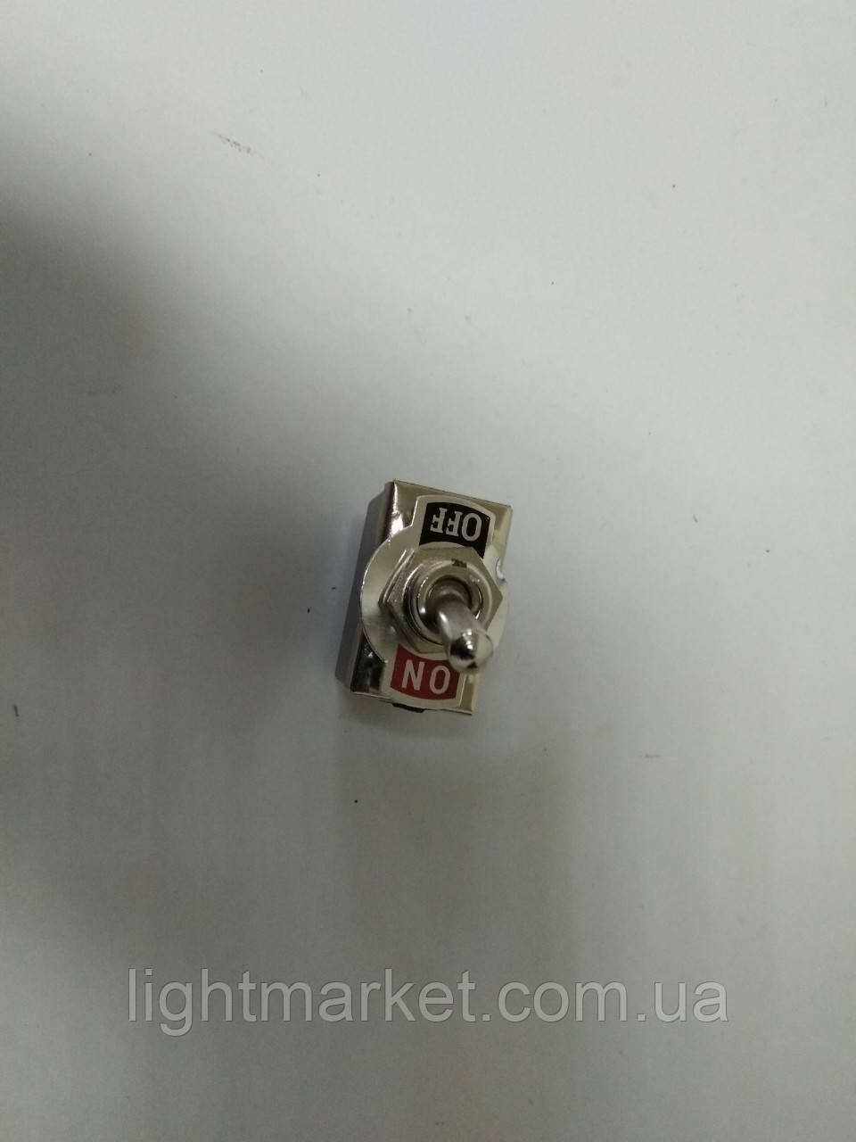 Тумблер коричневий 3 pin вкл-викл GAV 222