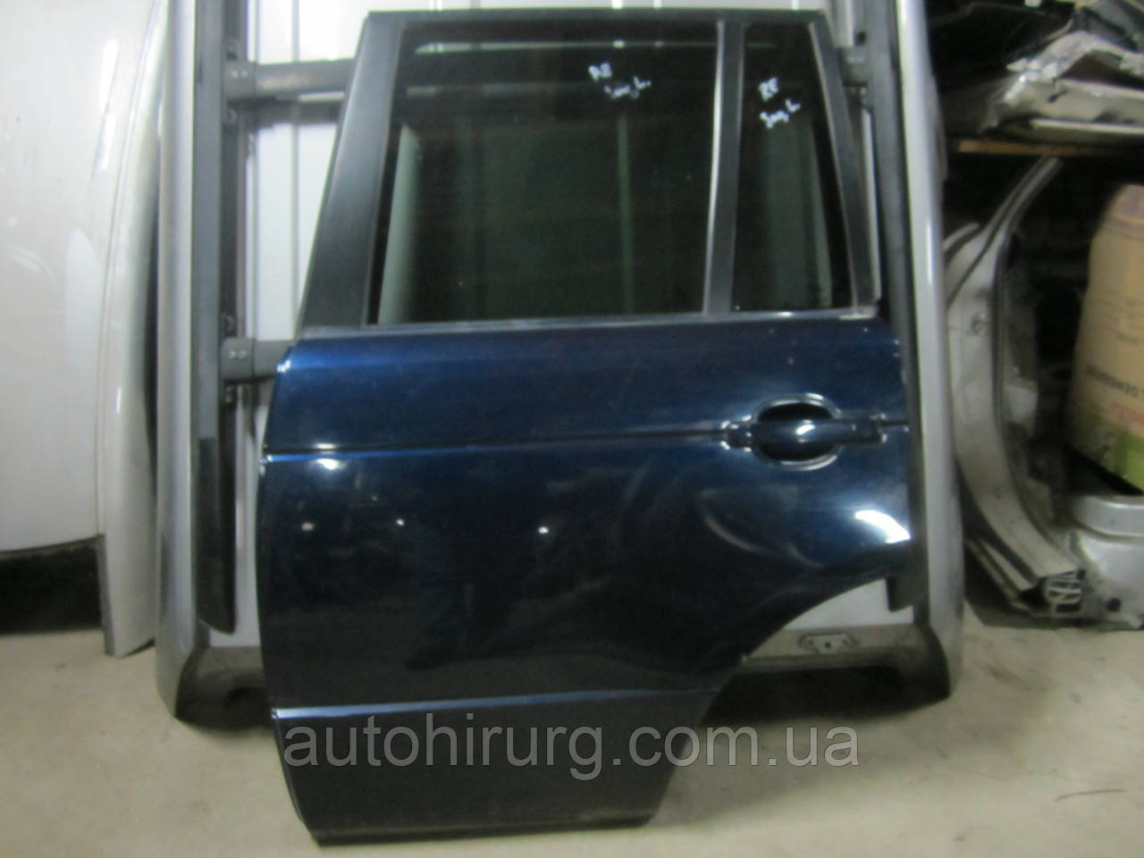 Задні ліві двері range rover vogue